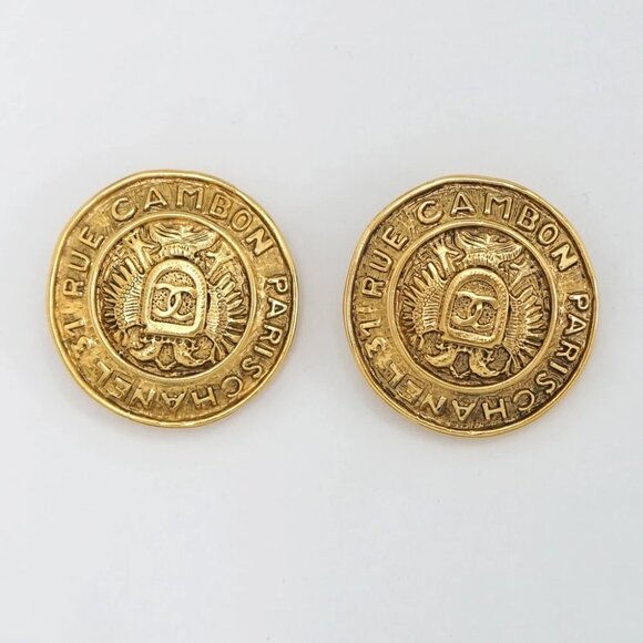 CHANEL CC Logos 31 Rue Cambon PARIS Round Emblem Clip-On Earrings Gold Tone Auth - Picture 3 of 5